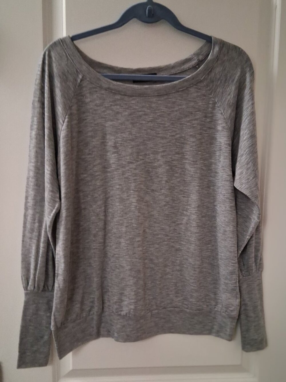 Saint Grace Women's Heather Gray Scoop Neck Long Sleeve Top SZ L